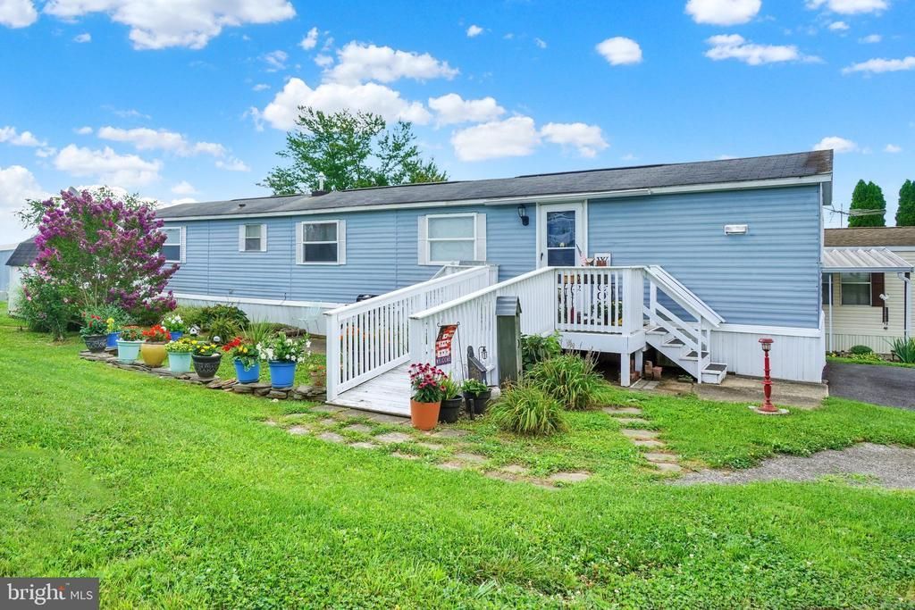 305 SUSSEX LANE , GLEN ROCK, PA 17327