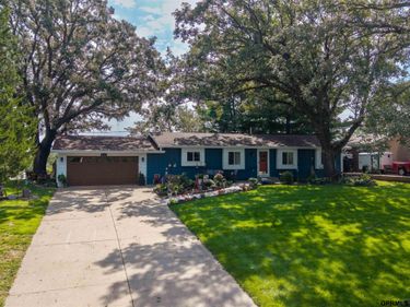 9109 Bellvue Drive, Plattsmouth, NE 68048