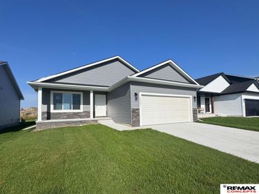10601 S 76th Street, Lincoln, NE 68512