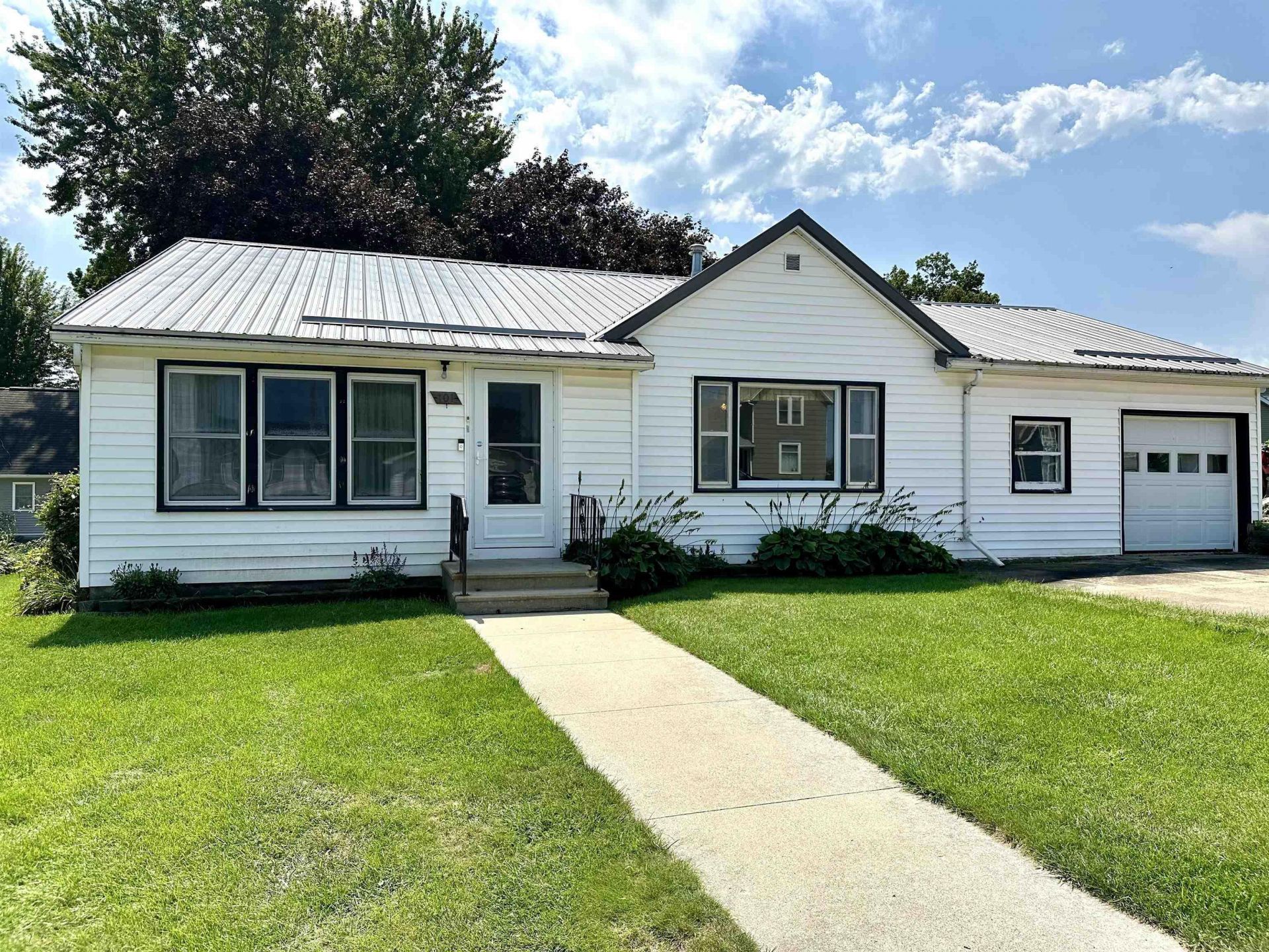 101 W Broadway Street, Ossian, IA 52161 Main Photo