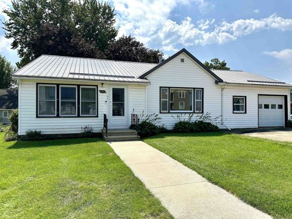 101 W Broadway Street, Ossian, IA 52161