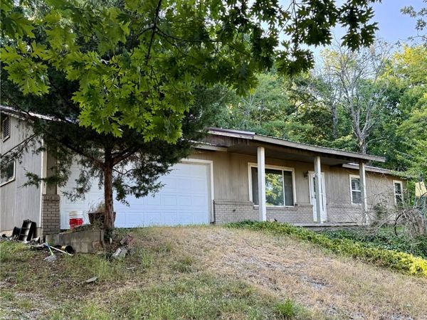 36 S Redbud Avenue , West Fork, AR 72774