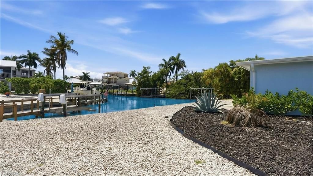8336 Lagoon Rd, Fort Myers Beach, FL 33931 Photo