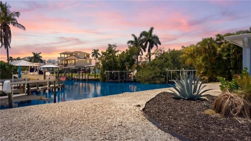 8336 Lagoon Rd, Fort Myers Beach, FL 33931 Photo