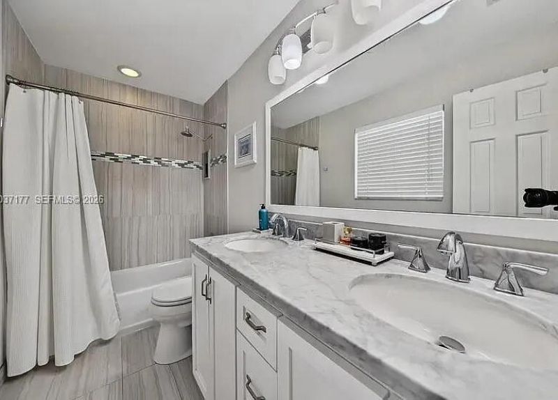 2125 NE 17th Terrace, Wilton Manors, FL 33305 Photo
