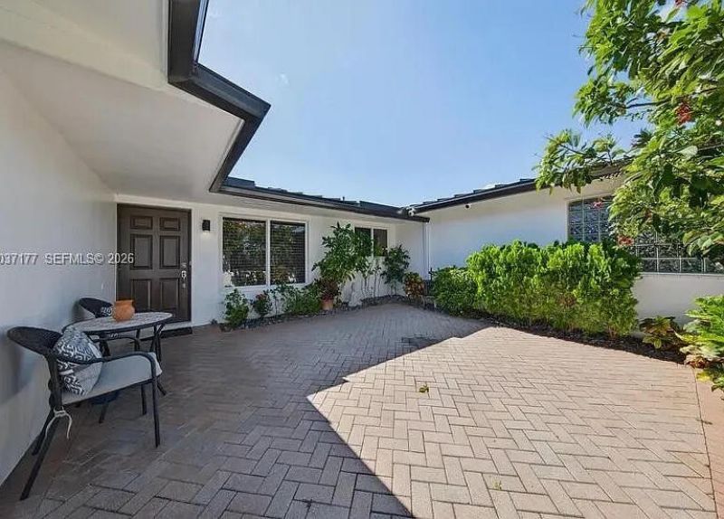 2125 NE 17th Terrace, Wilton Manors, FL 33305 Photo