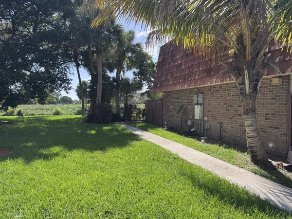 8492 S Coral Circle, North Lauderdale, FL 33068