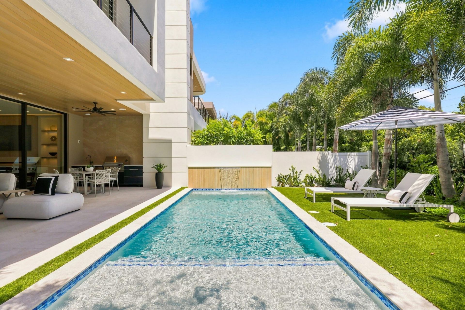 130 NE Wavecrest Way, Boca Raton, FL 33432 Photo