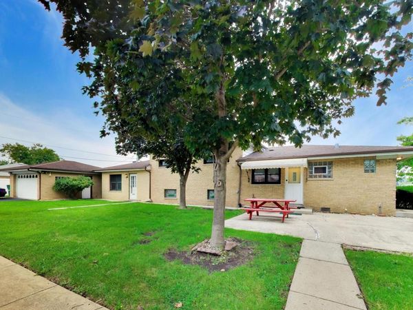6101 W 80th Place, Burbank, IL 60459