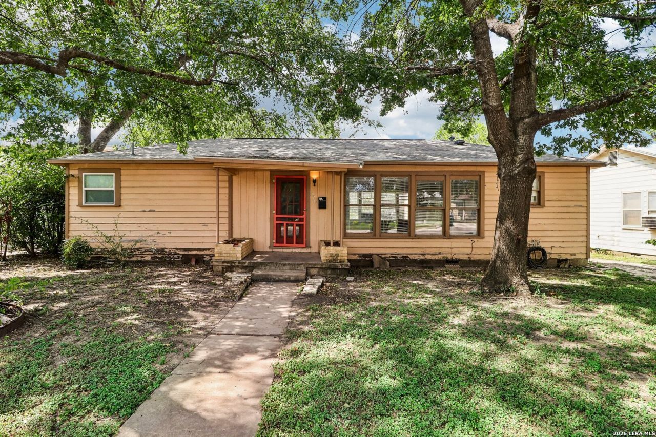 570 Marquette Dr, San Antonio, TX 78228 Main Photo