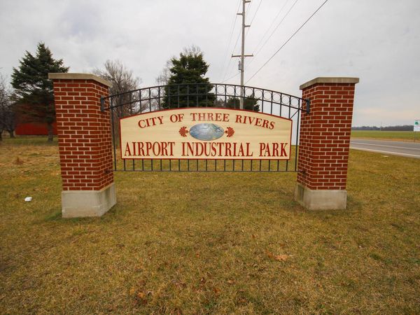 Hov Aire Drive, Unit 5.58 Acres, Three Rivers, MI 49093