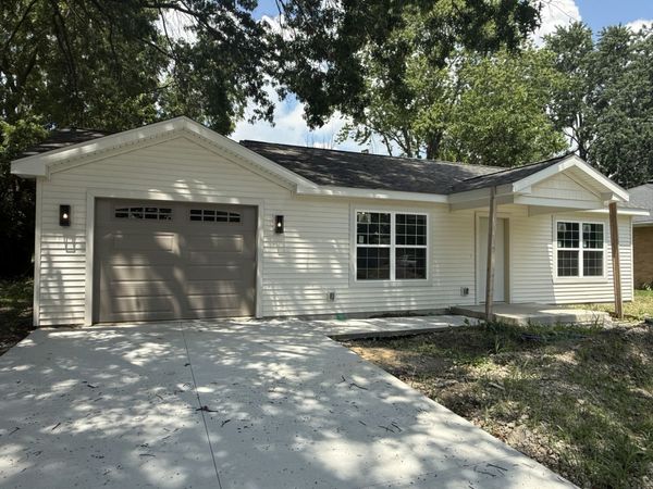 1106 Mitchem Drive , Urbana, IL 61801
