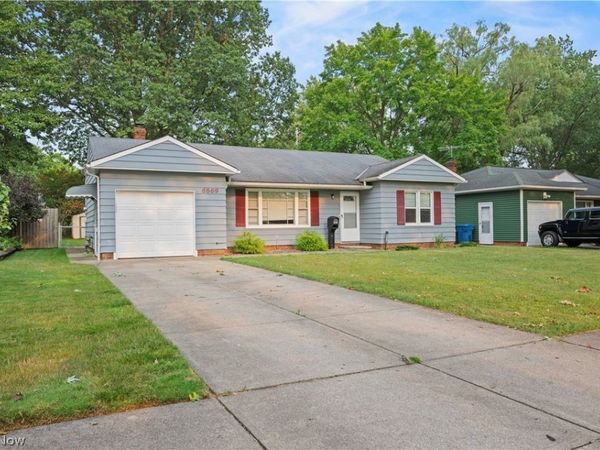 6869 Oakwood Road , Parma Heights, OH 44130