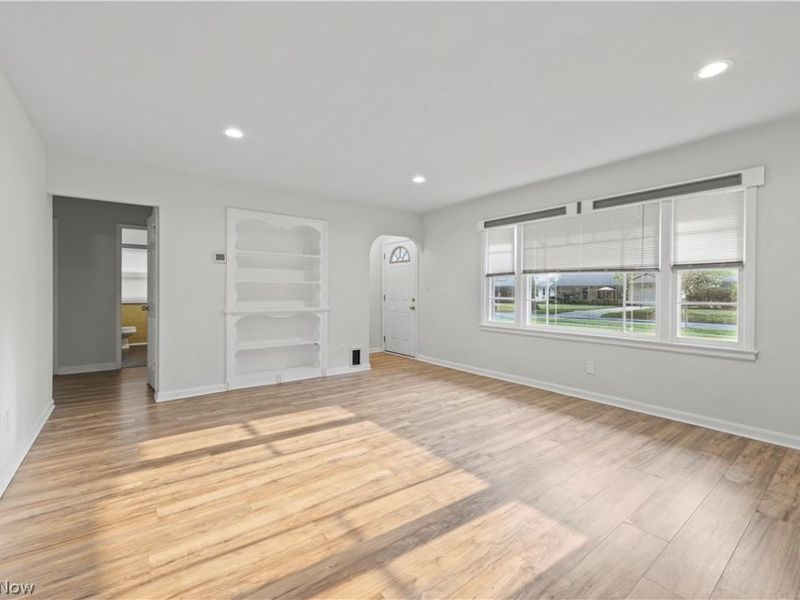 6869 Oakwood Road, Parma Heights, OH 44130 Photo 12