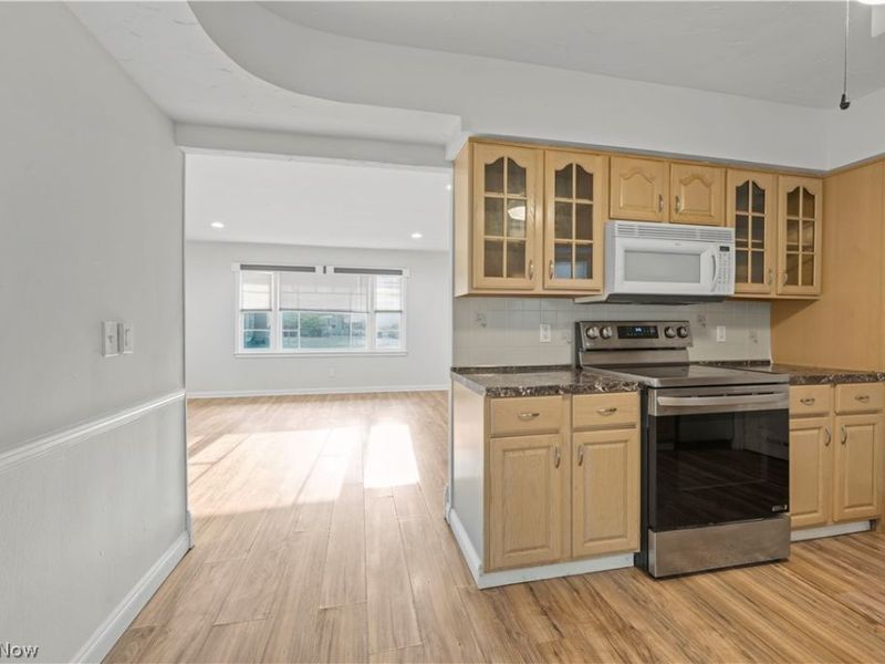 6869 Oakwood Road, Parma Heights, OH 44130 Photo 15