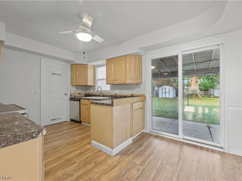 6869 Oakwood Road, Parma Heights, OH 44130 Photo 16