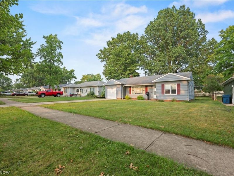 6869 Oakwood Road, Parma Heights, OH 44130 Photo 2