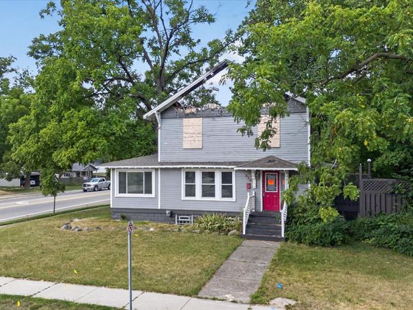 938 W Oregon Street , Lapeer, Mi 48446