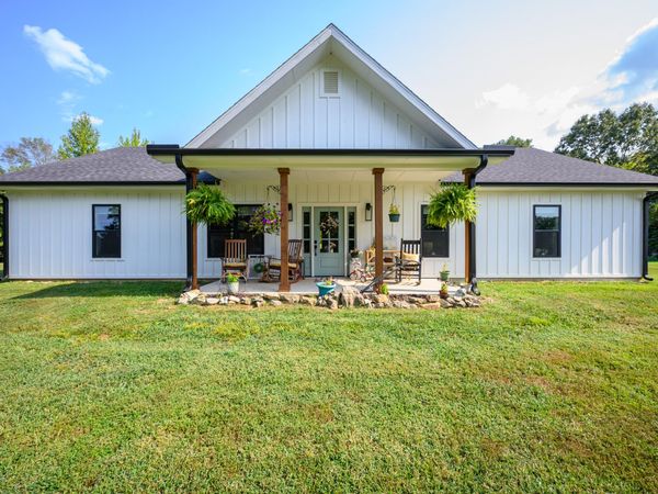 340 Hilly Village Road, Batesville, AR 72501