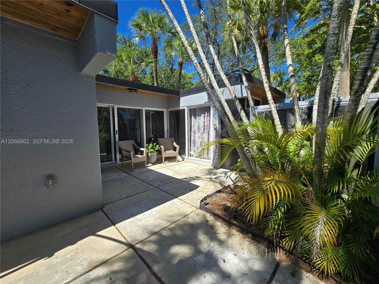 16330 Oak Walk, Miami Lakes, FL 33014 Photo
