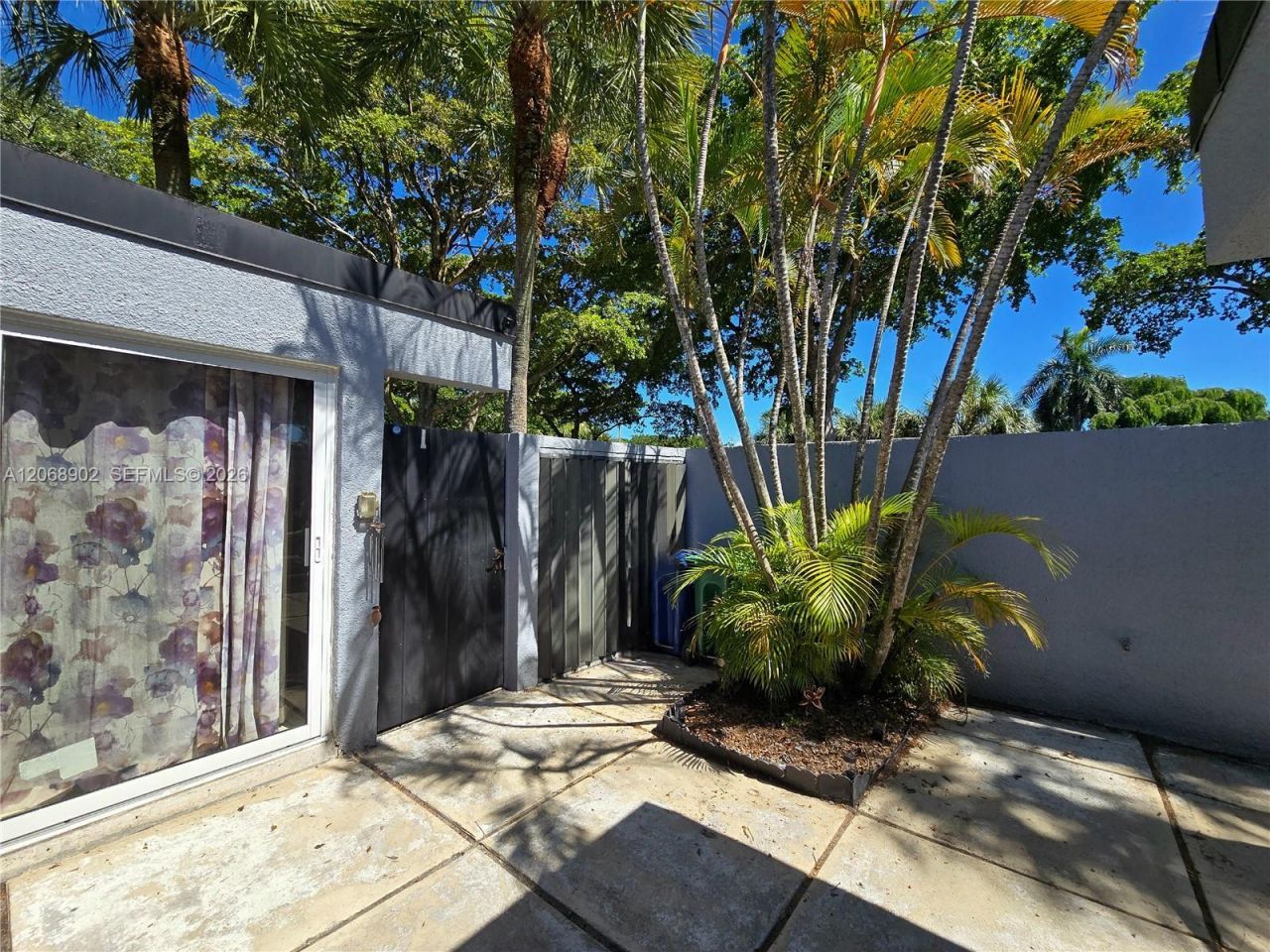 16330 Oak Walk, Miami Lakes, FL 33014 Photo
