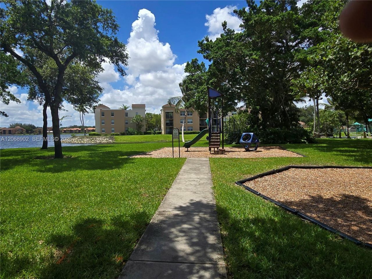 16330 Oak Walk, Miami Lakes, FL 33014 Photo