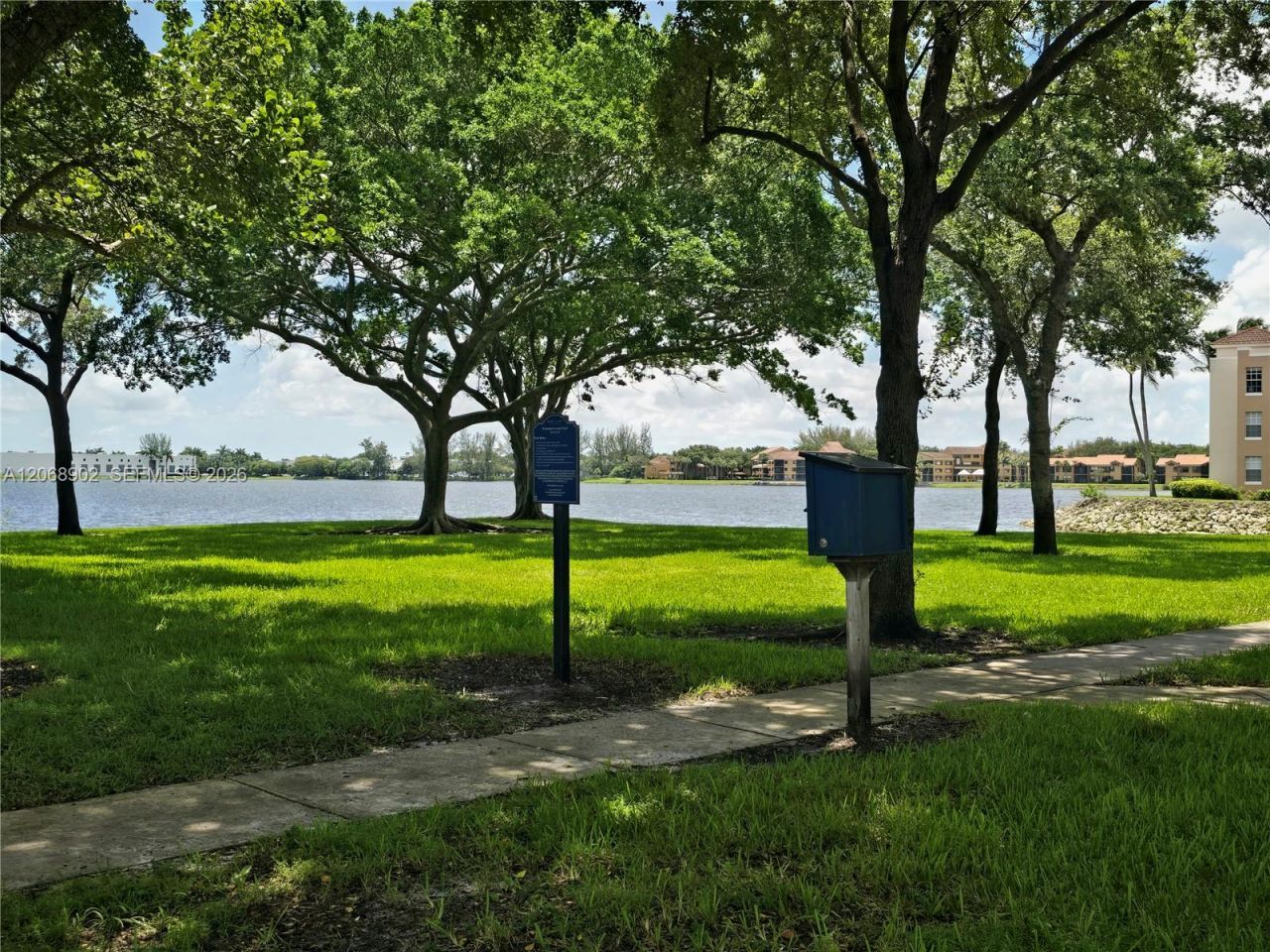 16330 Oak Walk, Miami Lakes, FL 33014 Photo