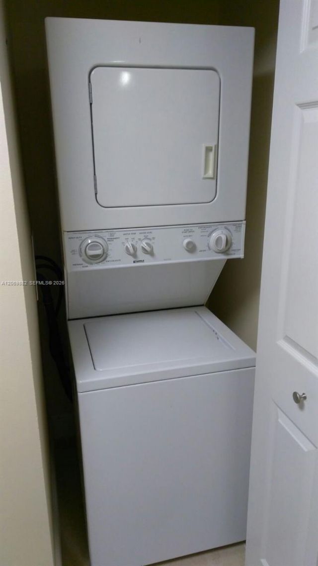 6195 NW 186th St, Unit 417, Hialeah, FL 33015 Photo