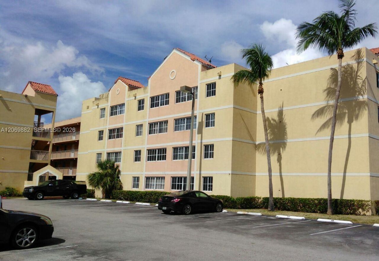 6195 NW 186th St, Unit 417, Hialeah, FL 33015 Photo