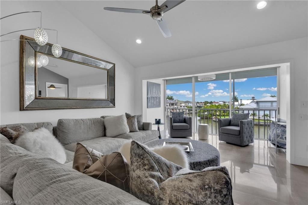 10684 Gulf Shore Dr, Unit B-302, Naples, FL 34108 Photo