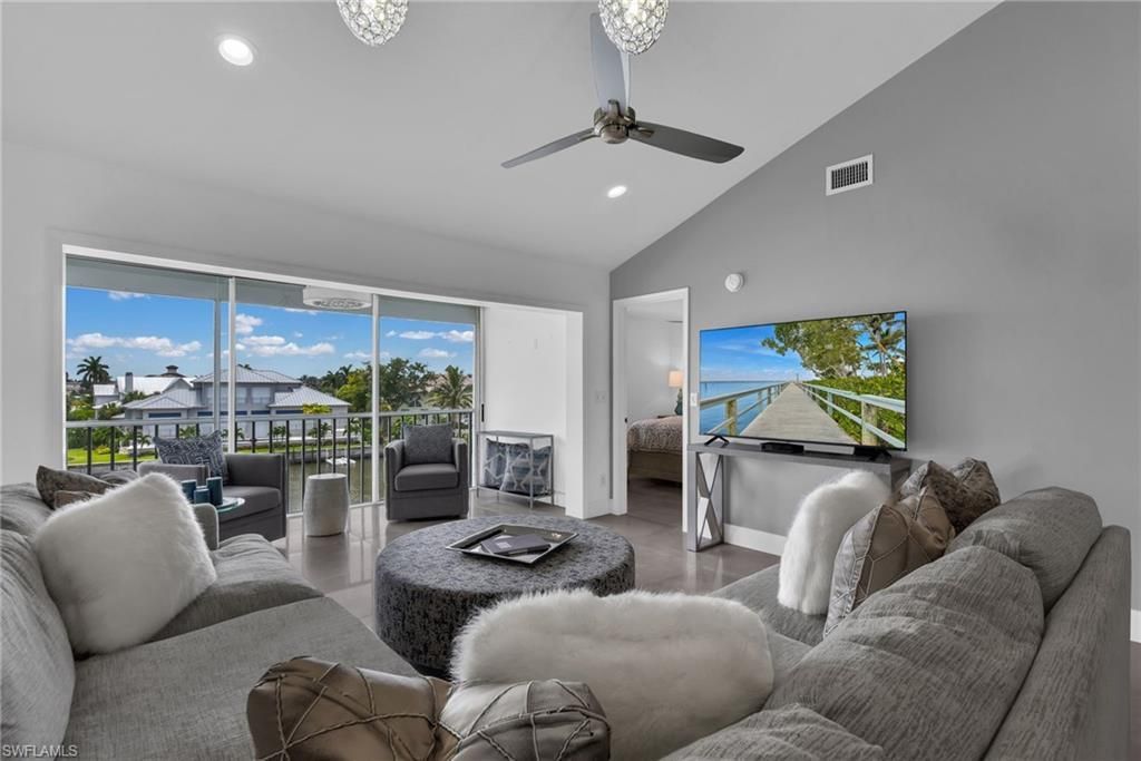 10684 Gulf Shore Dr, Unit B-302, Naples, FL 34108 Photo