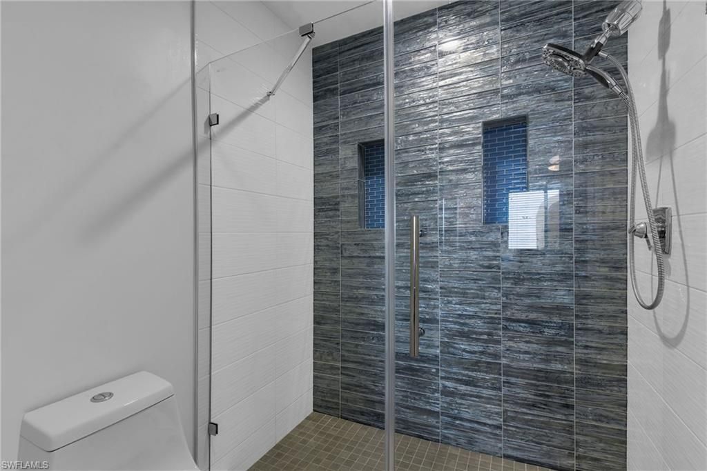 10684 Gulf Shore Dr, Unit B-302, Naples, FL 34108 Photo
