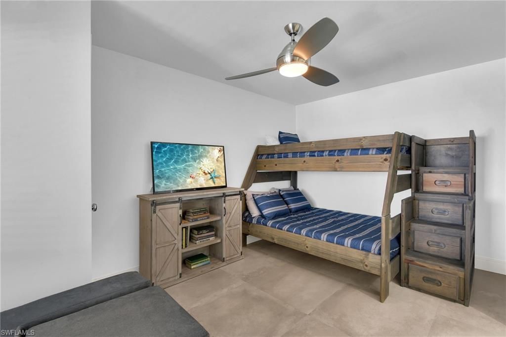 10684 Gulf Shore Dr, Unit B-302, Naples, FL 34108 Photo