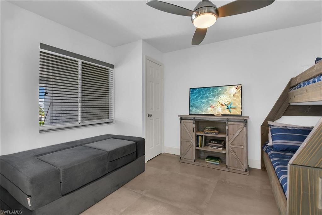 10684 Gulf Shore Dr, Unit B-302, Naples, FL 34108 Photo