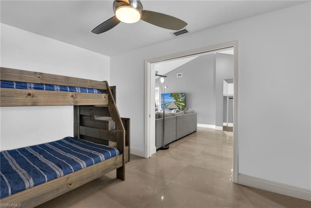 10684 Gulf Shore Dr, Unit B-302, Naples, FL 34108 Photo