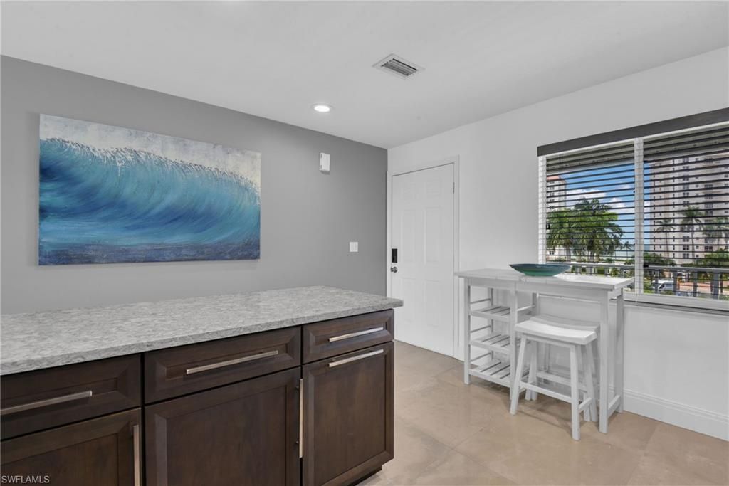 10684 Gulf Shore Dr, Unit B-302, Naples, FL 34108 Photo
