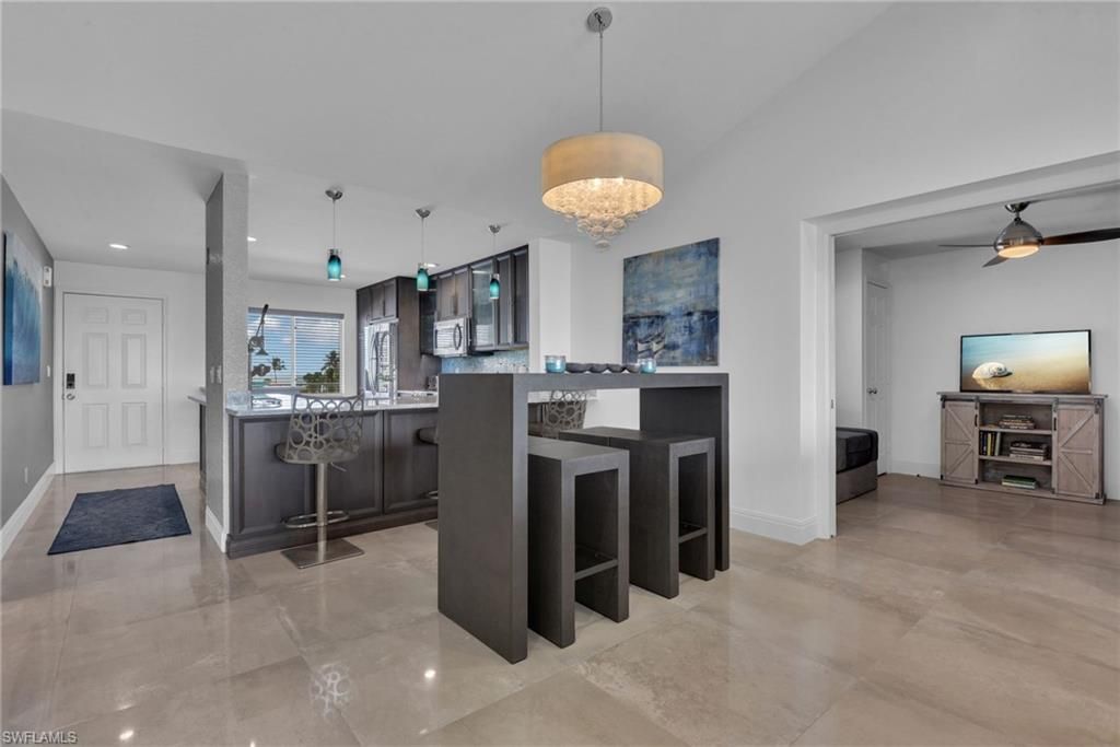 10684 Gulf Shore Dr, Unit B-302, Naples, FL 34108 Photo