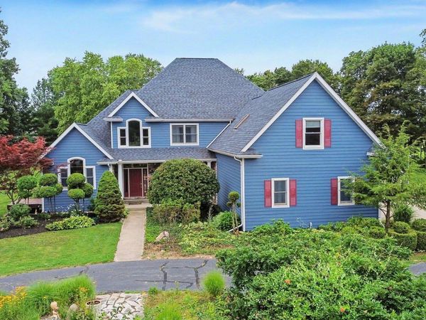 5240 Stockbridge Court, St. Joseph, MI 49085