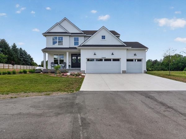 7895 Oak Grove Road, Howell, MI 48855