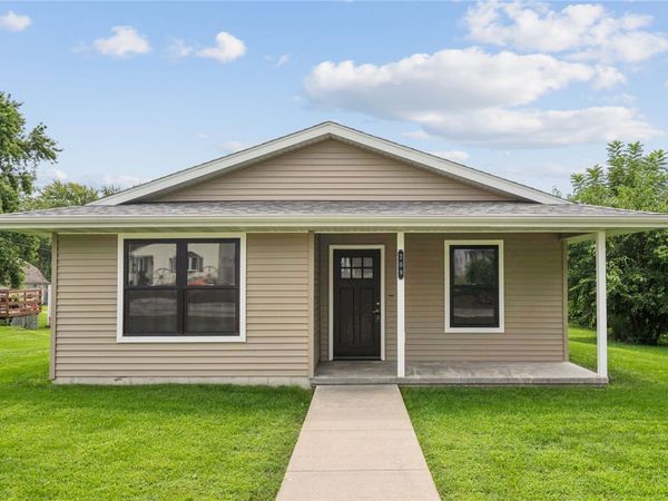 209 E Lincoln Way , Wheatland, IA 52777