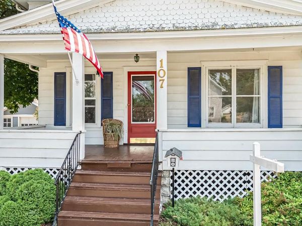 107 W 16TH AVENUE, Oshkosh, WI 54902