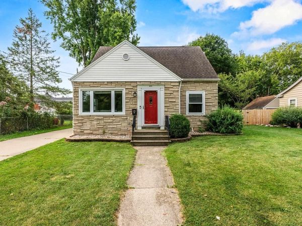 423 E HARRISON STREET, Appleton, WI 54915