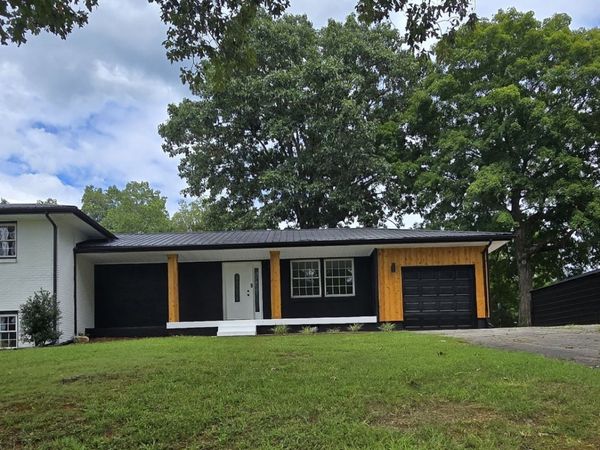 1787 W Elmwood Rd , Clarksville, TN 37040
