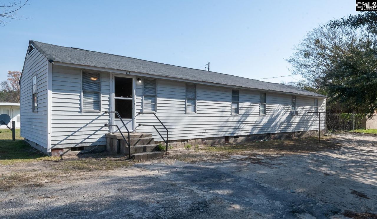 69 Lexington Drive Photo 16
