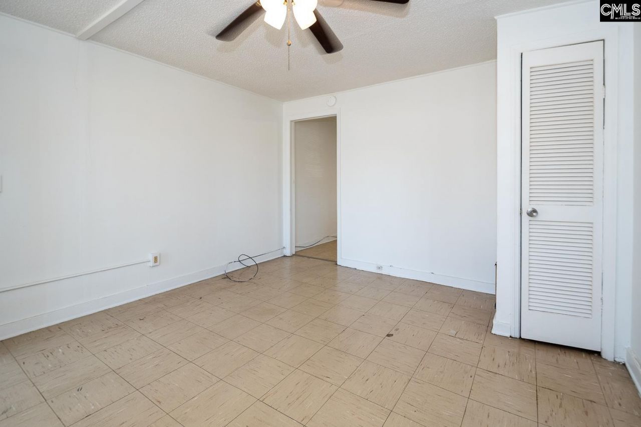 69 Lexington Drive Photo 28