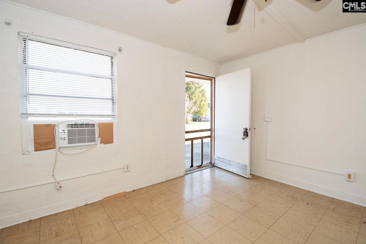 69 Lexington Drive Photo 30