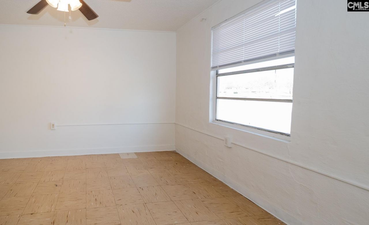 69 Lexington Drive Photo 33