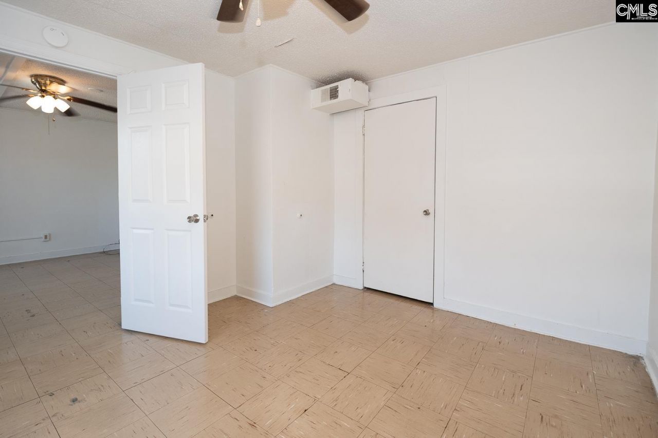 69 Lexington Drive Photo 34
