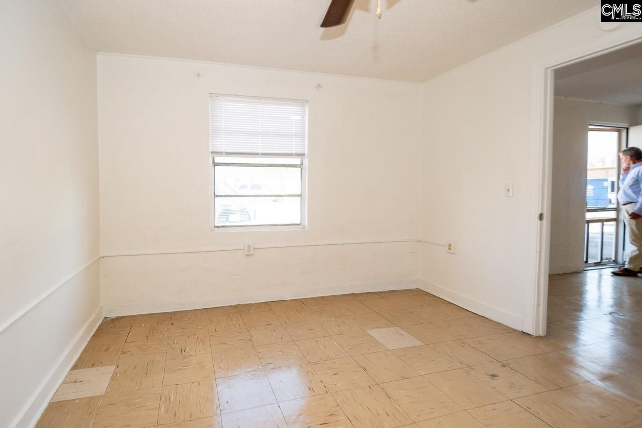 69 Lexington Drive Photo 35