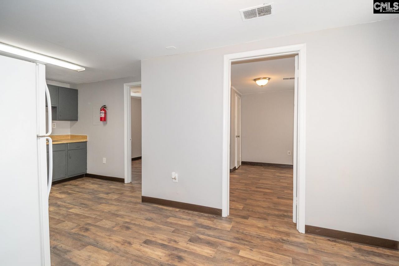 69 Lexington Drive Photo 36